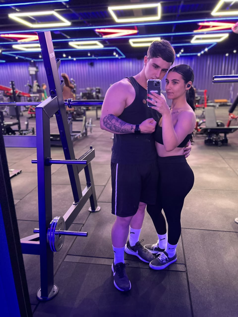 Vitor e Rafaela juntos na academia